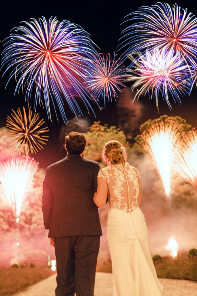 Firework during a wedding in La Durantie