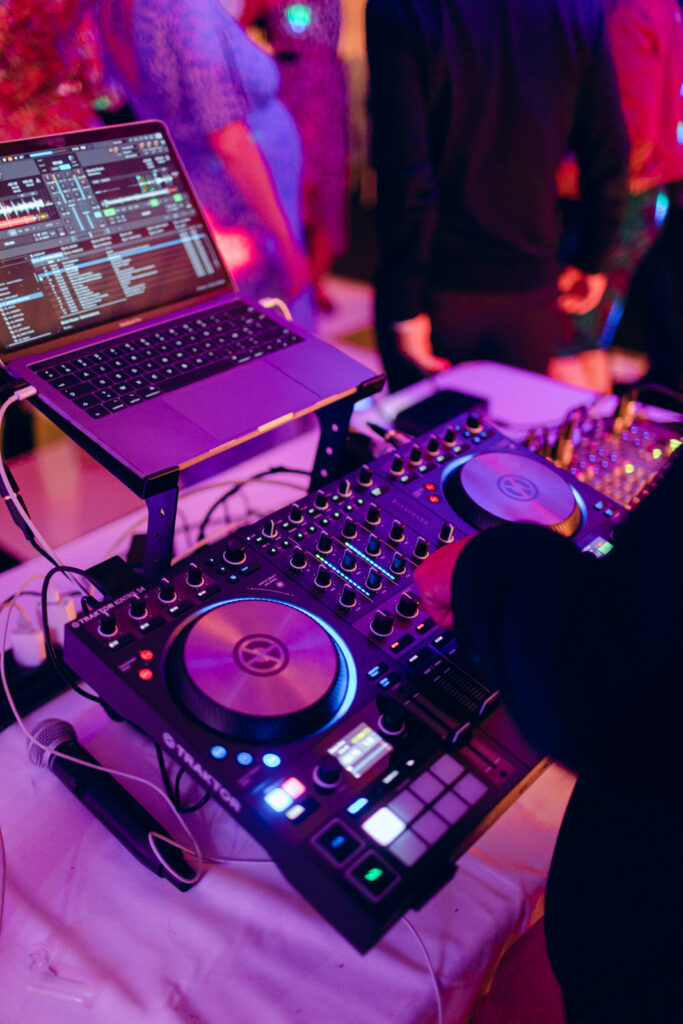 let's get party in romantic wedding in la durantie