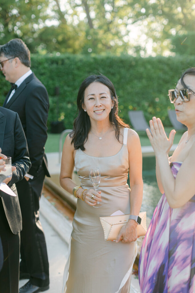 photo of the cocktail during An American Wedding in Château de Tourreau