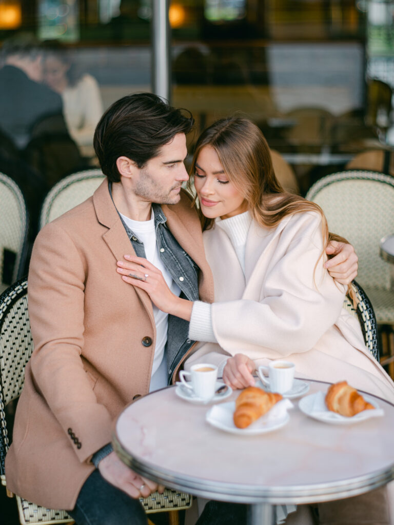 Loving glances over coffee, engagement session Paris