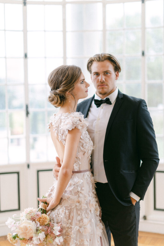 Wedding Bordeaux celebration with beautiful views of the Bassin d'Arcachon at an elegant venue like Château Mader, surrounded by the love of family and friends
