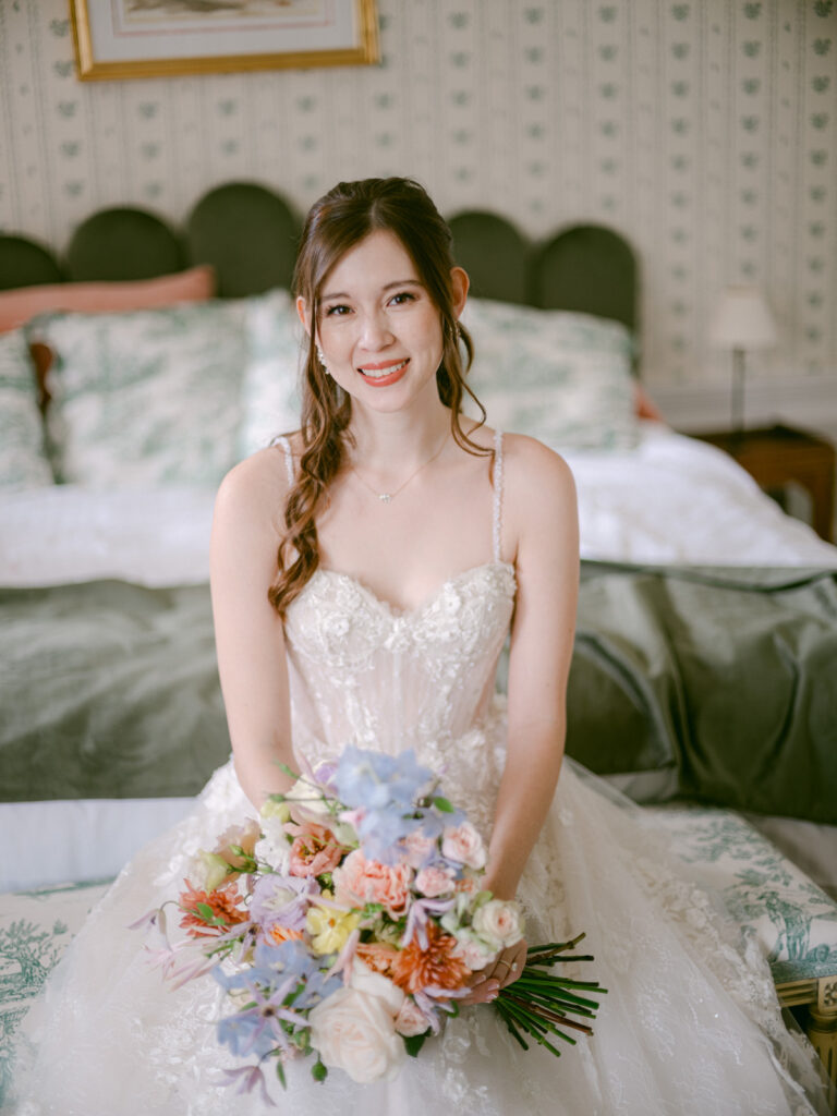 This Château d’Aveny wedding near Paris felt like a modern fairytale — every detail soft, intentional, timeless.