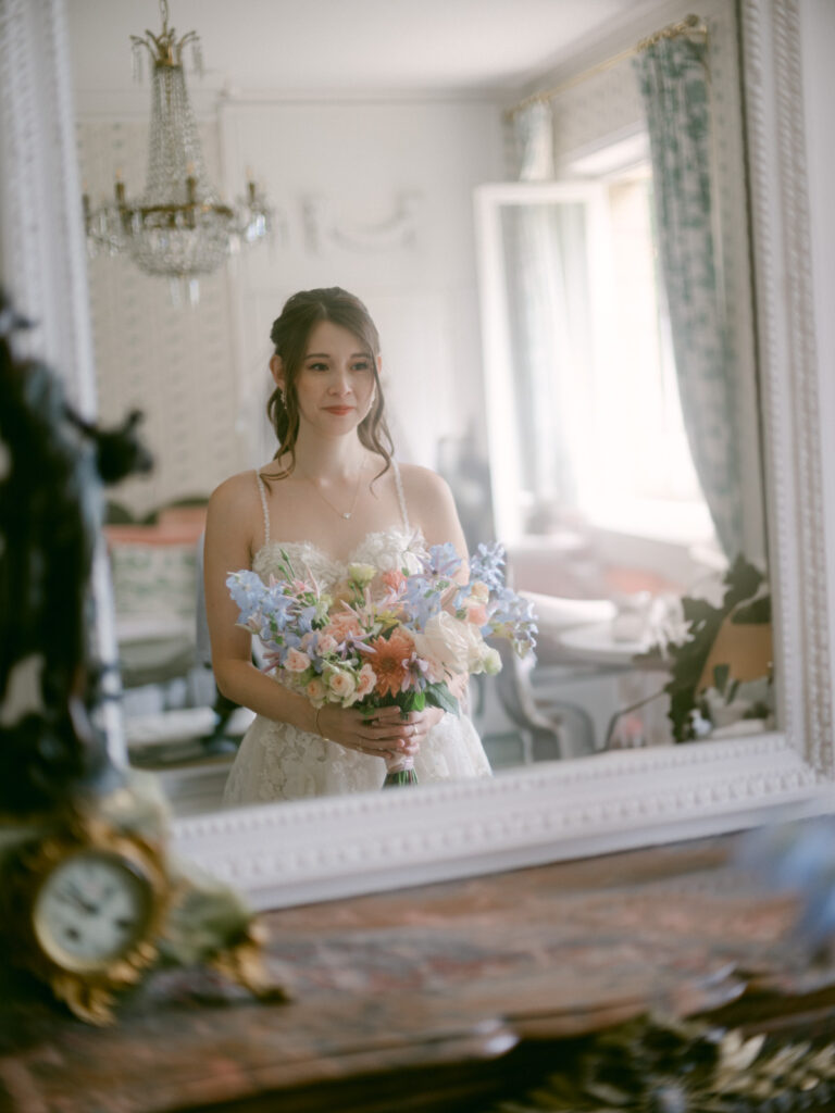 This Château d’Aveny wedding near Paris felt like a modern fairytale — every detail soft, intentional, timeless.