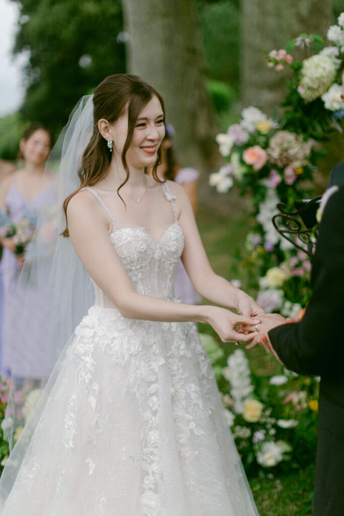 A garden ceremony framed by florals and emotion, at one of the most beautiful places for a Château d’Aveny wedding near Paris.
