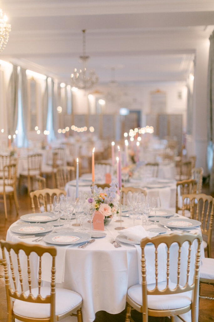 This reception was everything you’d hope for in a Château d’Aveny wedding near Paris — warm, festive, and full of soul.