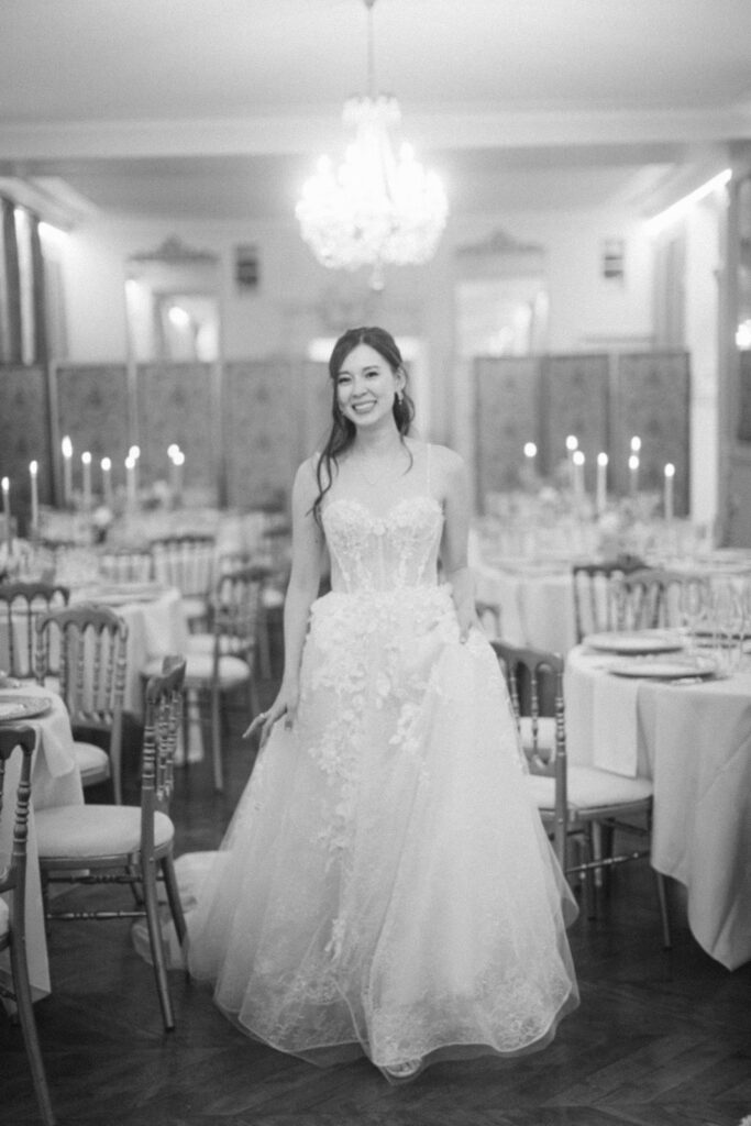 This reception was everything you’d hope for in a Château d’Aveny wedding near Paris — warm, festive, and full of soul.
