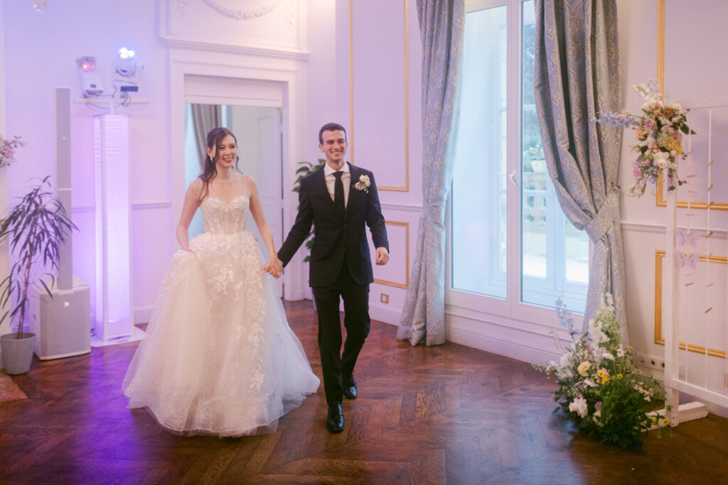 This reception was everything you’d hope for in a Château d’Aveny wedding near Paris — warm, festive, and full of soul.