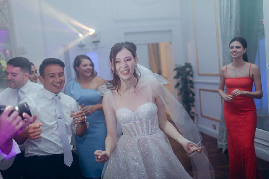 This moment closed the perfect day for Megan & Chris at their Château d’Aveny wedding near Paris.