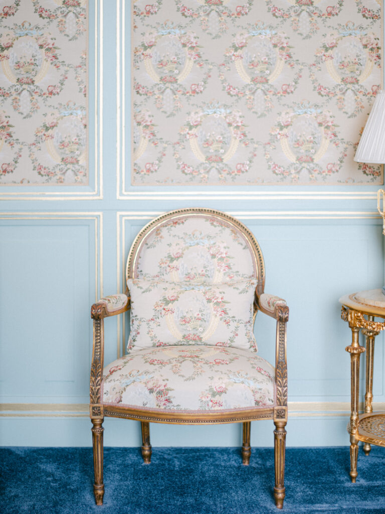 luxury château wedding reception inside Château de Saint-Martin-du-Tertre