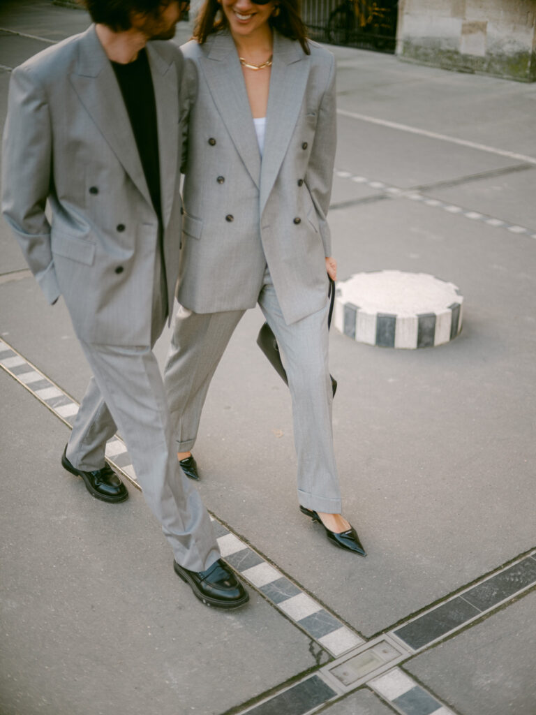 Sunrise engagement session in Paris near the Louvre