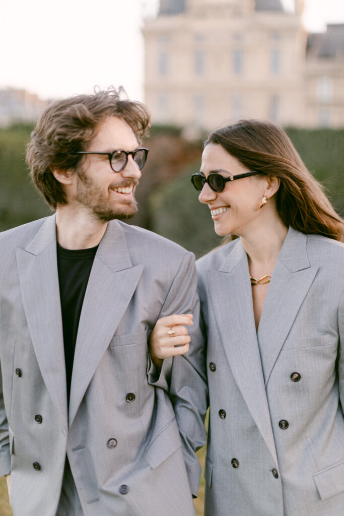 Sunrise engagement session in Paris near the Louvre