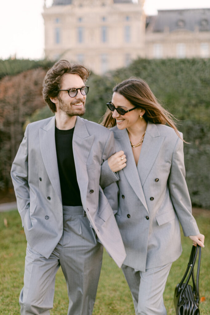 Sunrise engagement session in Paris near the Louvre