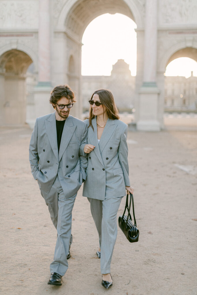 Sunrise engagement session in Paris near the Louvre